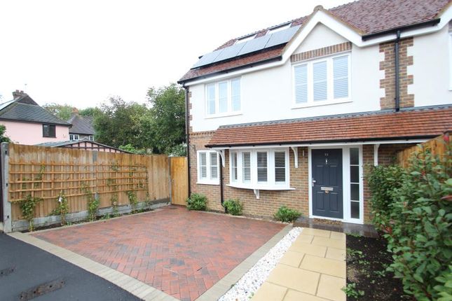 Thumbnail Town house to rent in Whitemore Road, Guildford