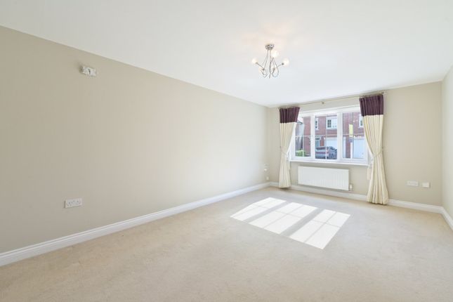 25, Scarborough Drive, Rickmansworth photo 4