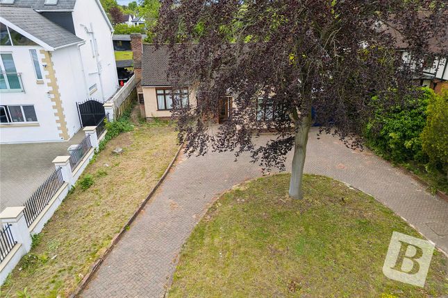 16, Nelmes Way, Emerson Park photo 4