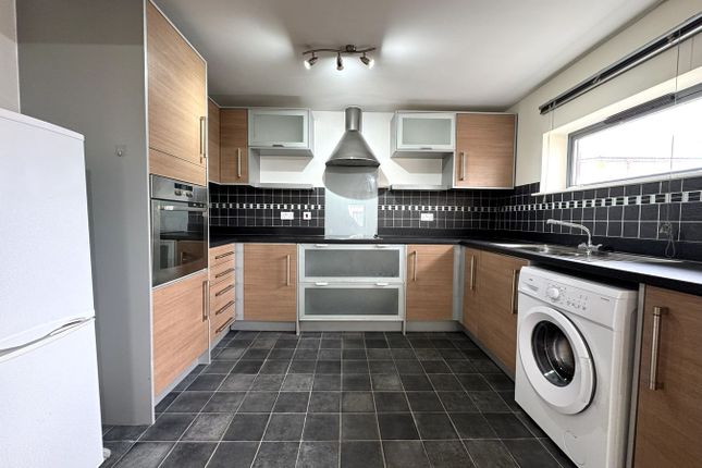 St Christophers Court, Swansea photo 2