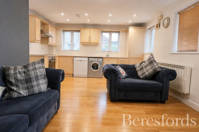 16, Bellfield Close, Essex photo 3