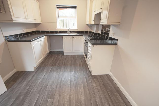 183, Forest Glade, Basildon photo 4