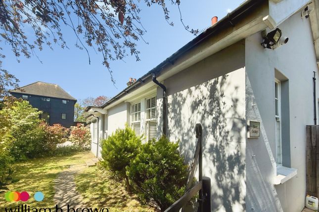 Barn Cottage, High Road, Grays photo 3