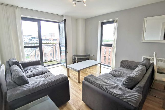 Flat to rent in Chapel Street, Salford