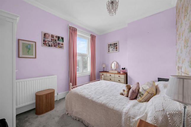 36C, Westmount Road, London photo 4