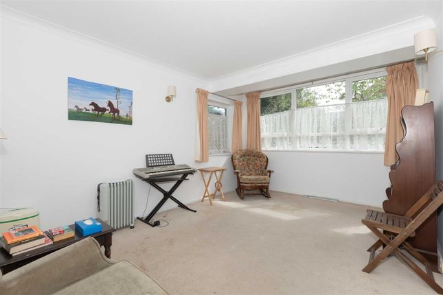 Flat 23, Llandaff Court, Downview Road, Worthing photo 3