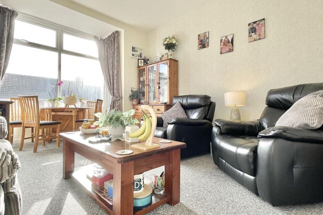 Flat 2, 142 Abbotsbury Road, Weymouth photo 4