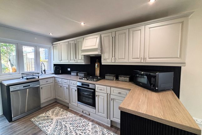 10, Lambswell Close, Langland, SA3 photo 3