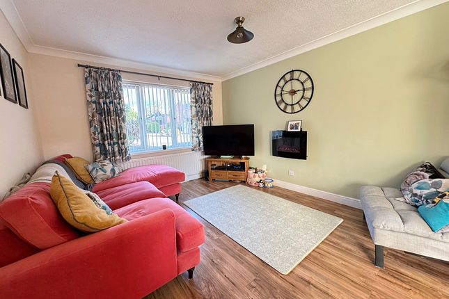 Semi-detached house for sale in Rawnsley Drive, Kenilworth