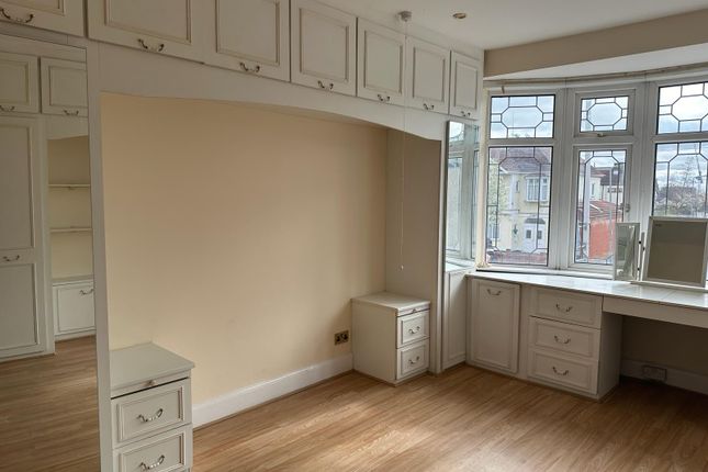 Terraced house to rent in Longwood Gardens, Ilford