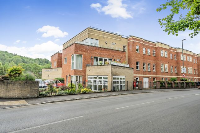 Thumbnail Flat for sale in Cainscross Road, Stroud, Gloucestershire