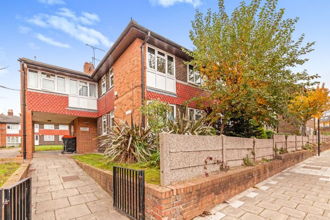 Thumbnail Flat for sale in St. Ann's Hill, London