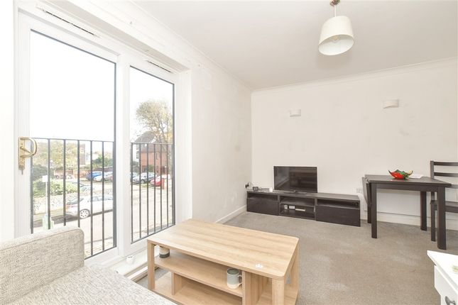 1-bed flat on Campbell Road, Bognor Regis, £100,000