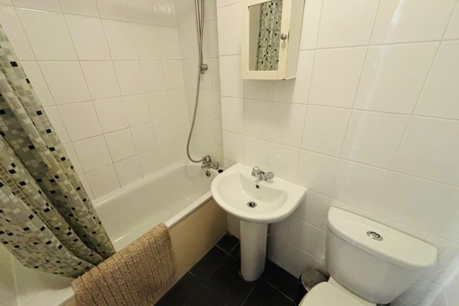 16, Colwyn Green, London photo 4