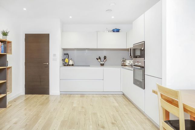 Flat for sale in Woods Road, Peckham