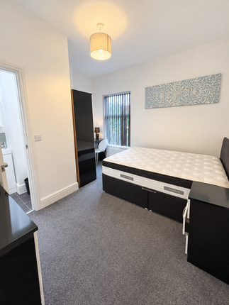 Leek Road, Stoke-on-Trent photo 3