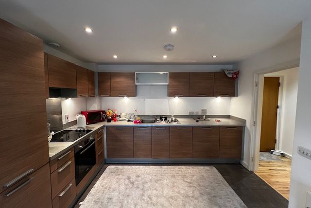 Flat to rent in Lapis Close, London