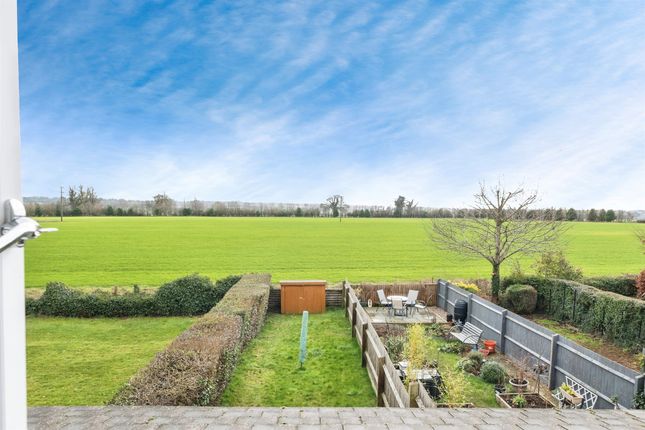 16, The Paddocks, Banbury photo 4