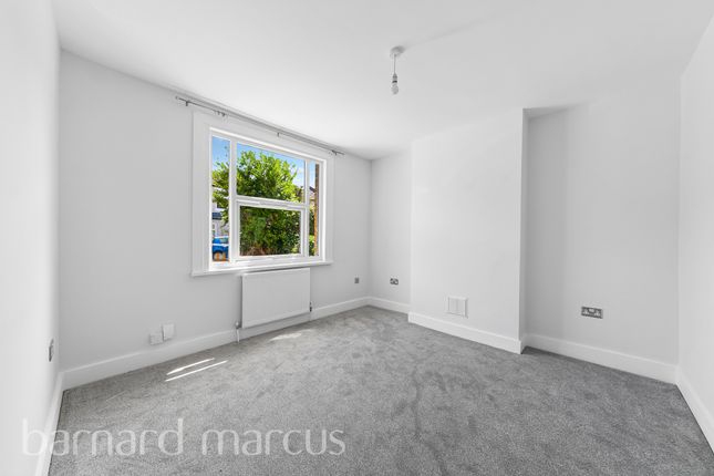 24, Tennyson Road, LONDON photo 2