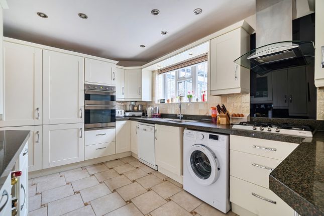 28, Marshall Avenue, West Sussex photo 4