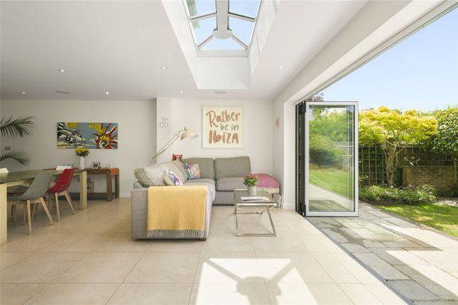 10, Ferndown Gardens, Cobham photo 4