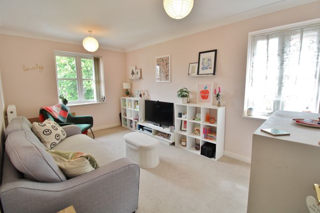 9, Saxe Court, Knowle photo 2