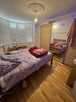 Room to rent in Thornhill Gardens, Barking