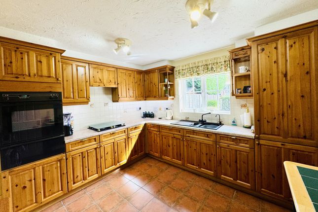 38, Bramley photo 3