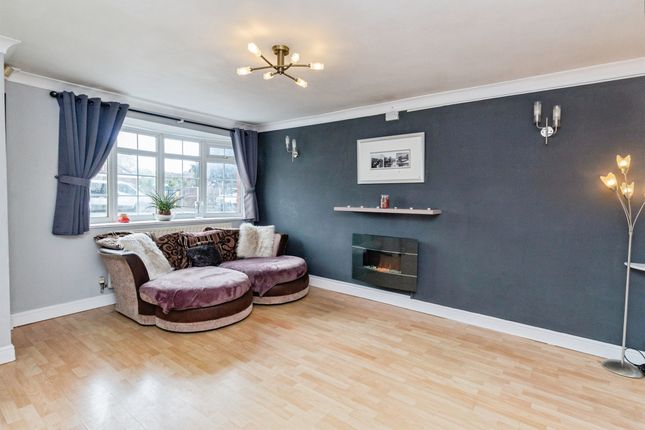 2, Hambridge Close, Stafford photo 3