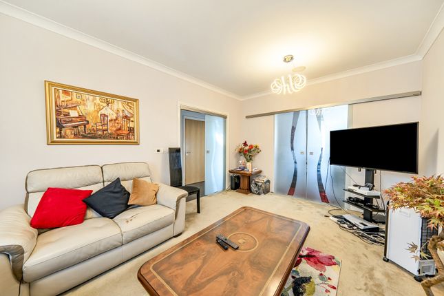 10, Fauna Close, Middlesex photo 4