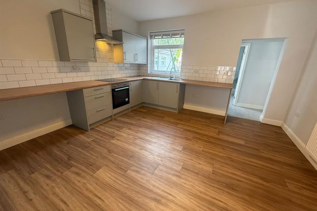 71, Barker Street, Sutton-In-Ashfield photo 3