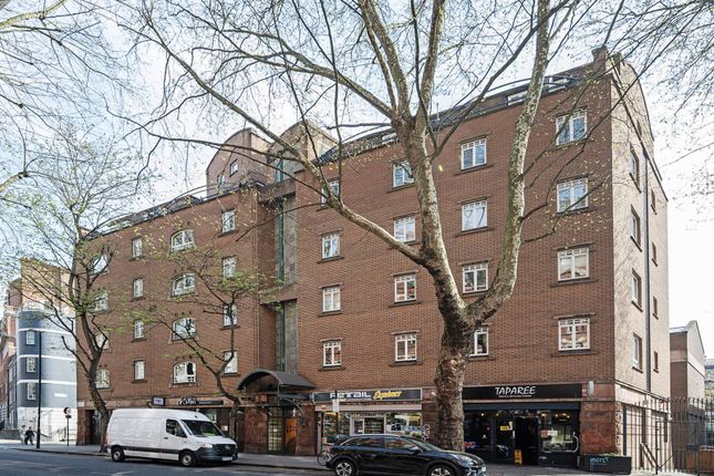 2-bed flat on Rosebery Court, Clerkenwell, £400,000
