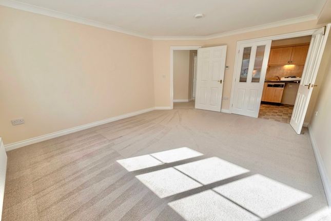Flat 4, Locksley Grange, Torquay photo 4