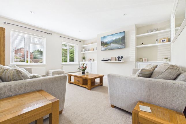 107, Meadow Way, Reading photo 3