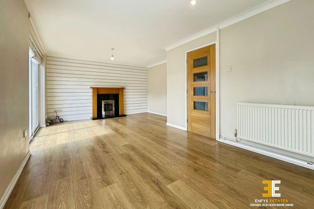 15, Lon Gwalia, Llandudno photo 2