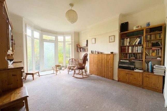 Sylvan Avenue, Mill Hill, NW7, London photo 4