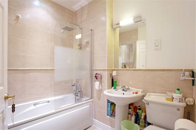 Flat for sale in Chapman Square, London