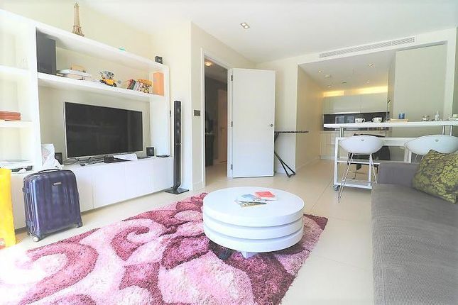 1 bed flat to rent in Bezier Apartments, City Road, Old Street Roundabout, London EC1Y