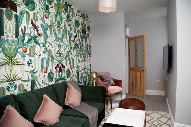 Flat to rent in Green Place, Oxford