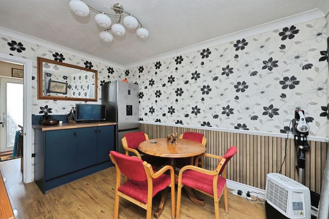 104, The Avenues, Norwich photo 4