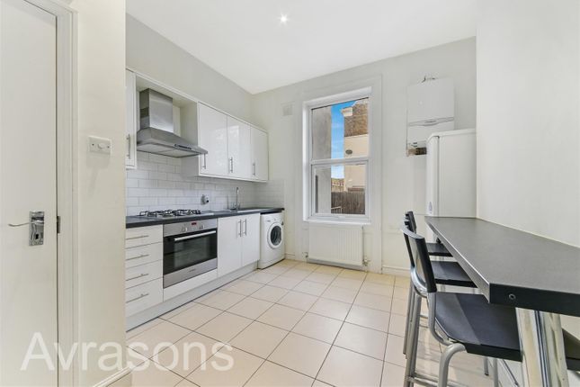 Flat B, 1 Lilford Road, London photo 4