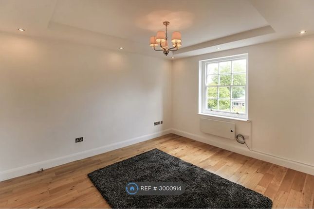 Flat, Bronwen Court Grove End Road, London photo 3