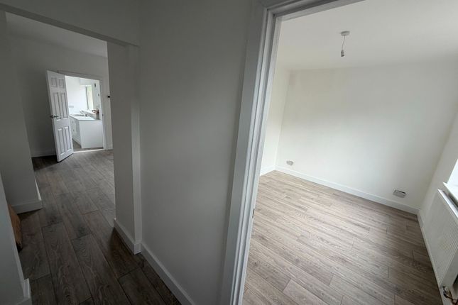 22 Kings Crescent, Doncaster photo 3