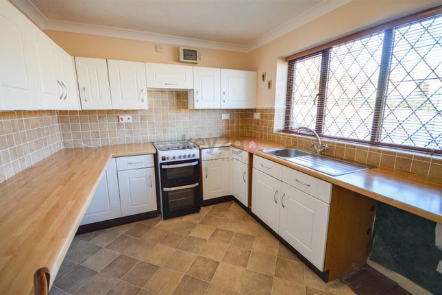 76, Rowan Tree Road, Sheffield photo 2