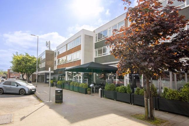 Thumbnail Flat for sale in Viceroy Parade, Hutton Road, Shenfield, Brentwood