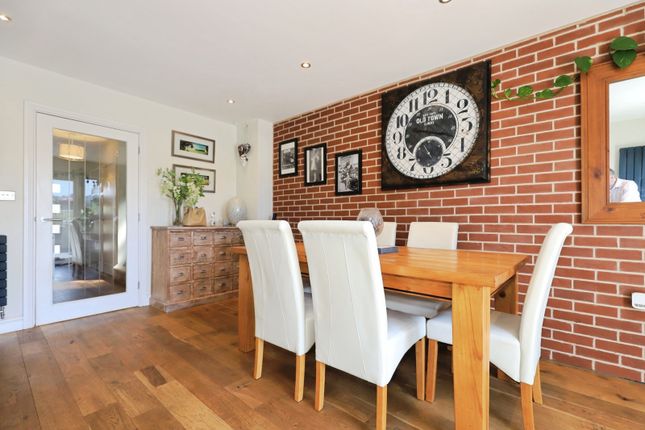 8, Eagles Place, Kidderminster photo 3