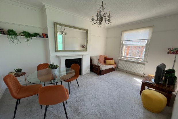 Flat to rent in Victoria Terrace, Hove