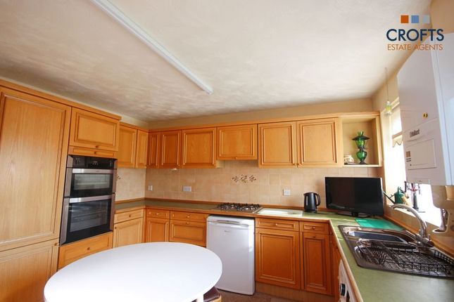 72, Clyfton Crescent, Immingham photo 4