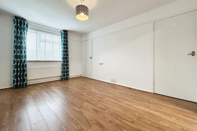 Flat to rent in Greggs Wood Road, Tunbridge Wells