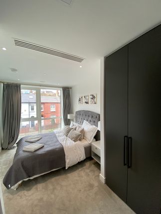 Town house to rent in Leamore Street, London